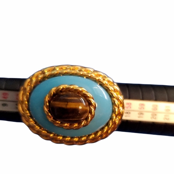 Large goldtone Cocktail Ring size 7 - Picture 2 of 12